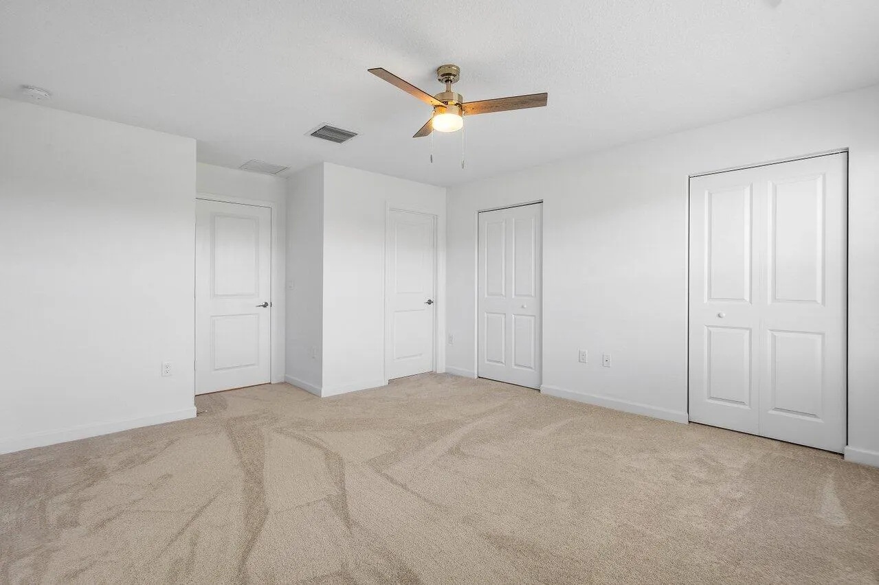 6758 Broadwater Lane