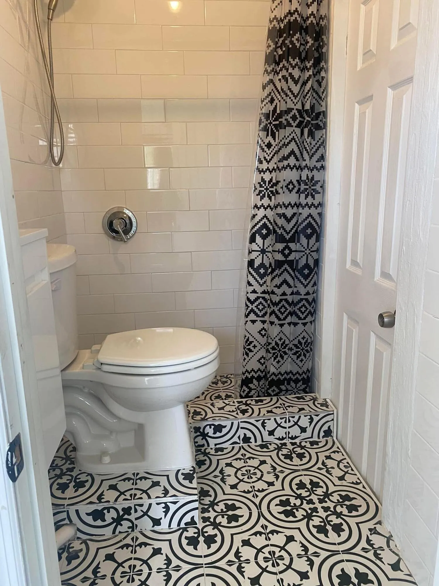 570 NE 47th Court