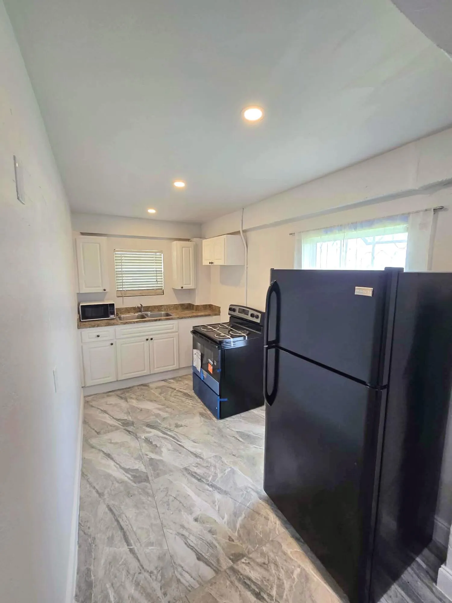 901 Thatcher Boulevard #B
