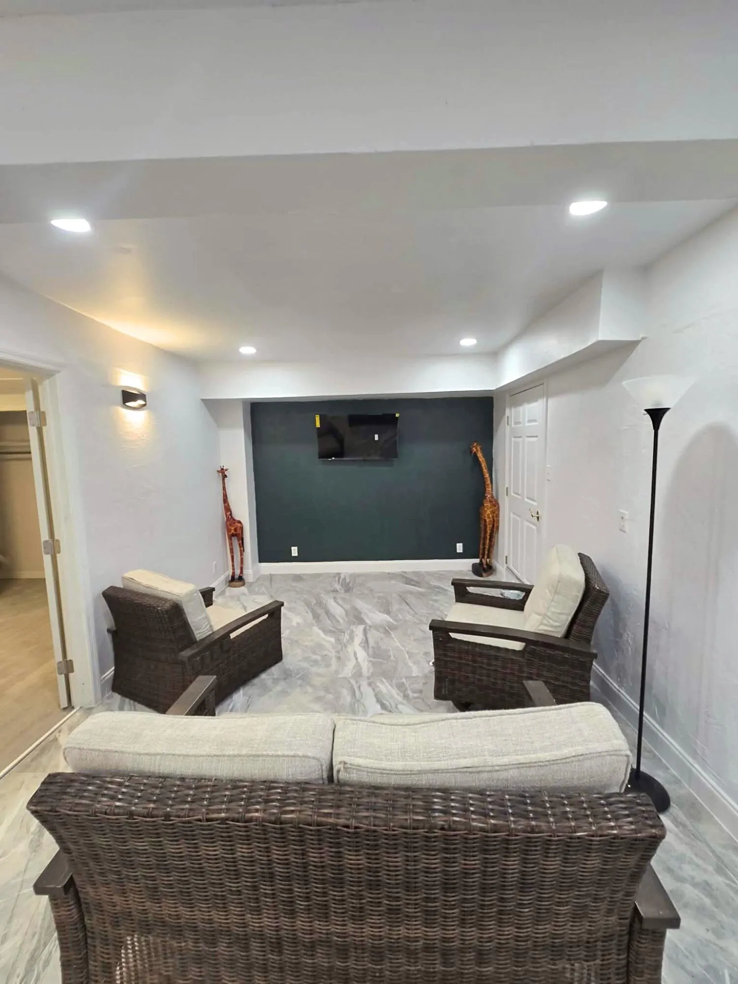 901 Thatcher Boulevard #B