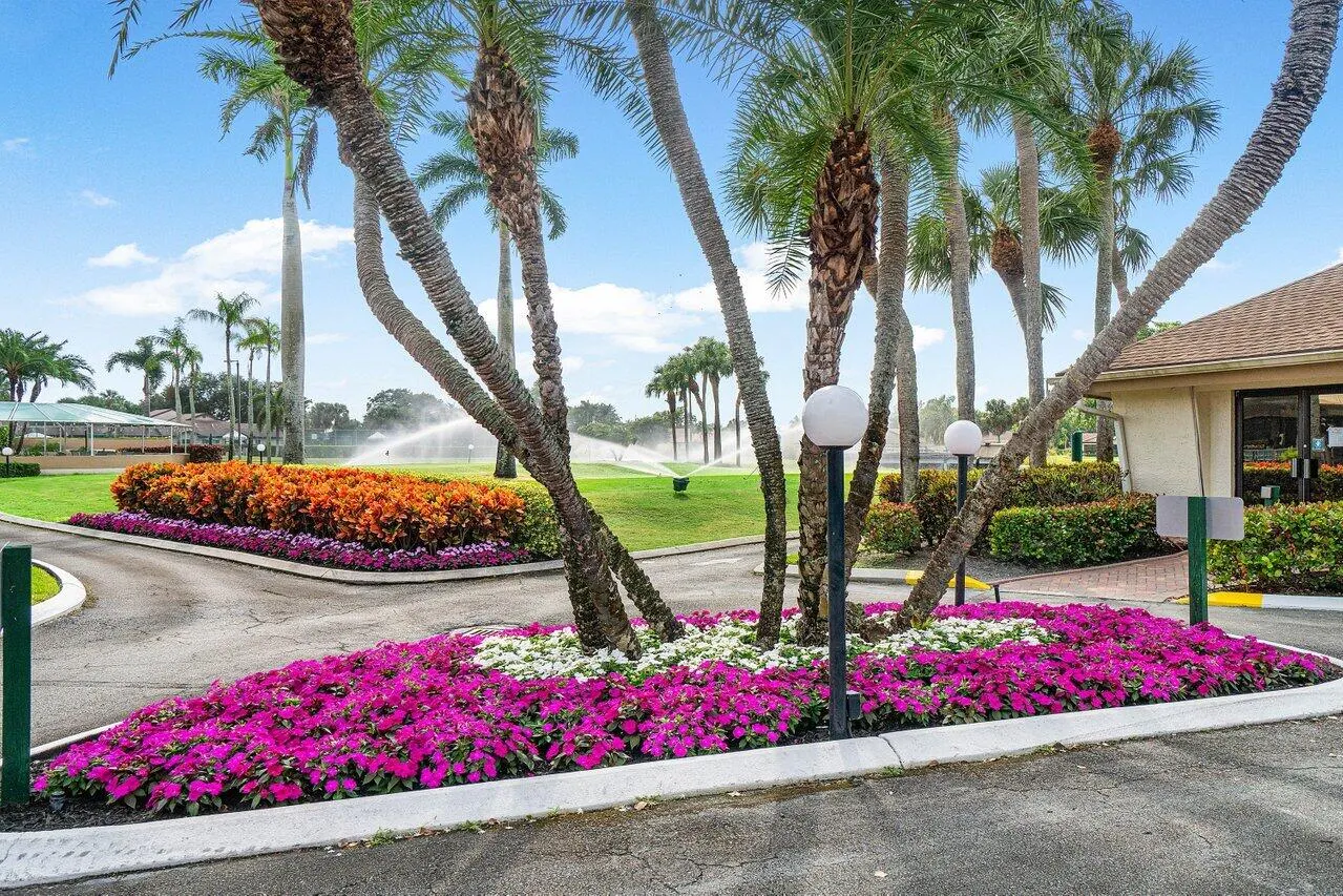 5571 SUGAR MILL Court