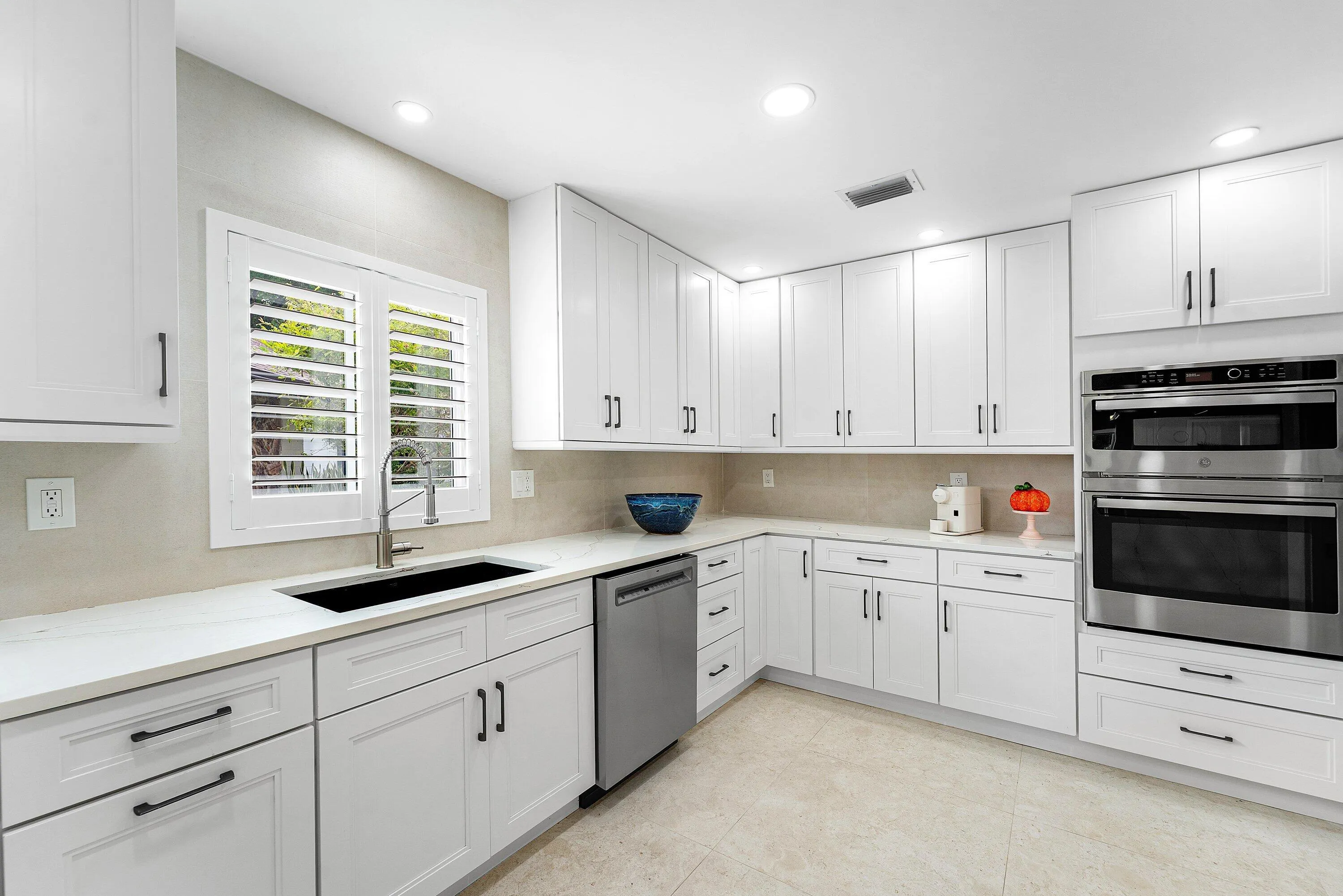 5571 SUGAR MILL Court