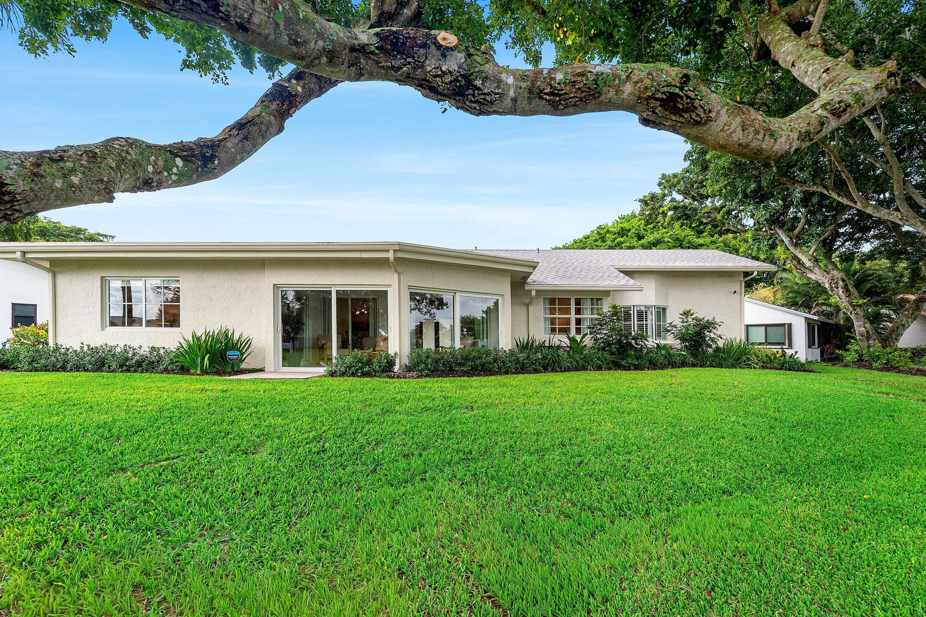 5571 SUGAR MILL Court