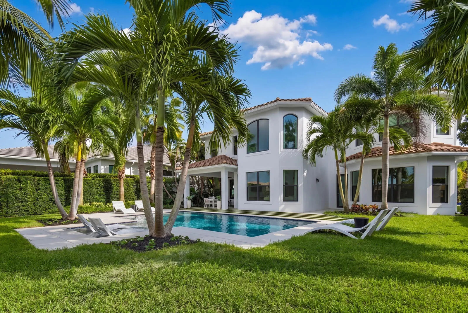 2565 NW 69th Street