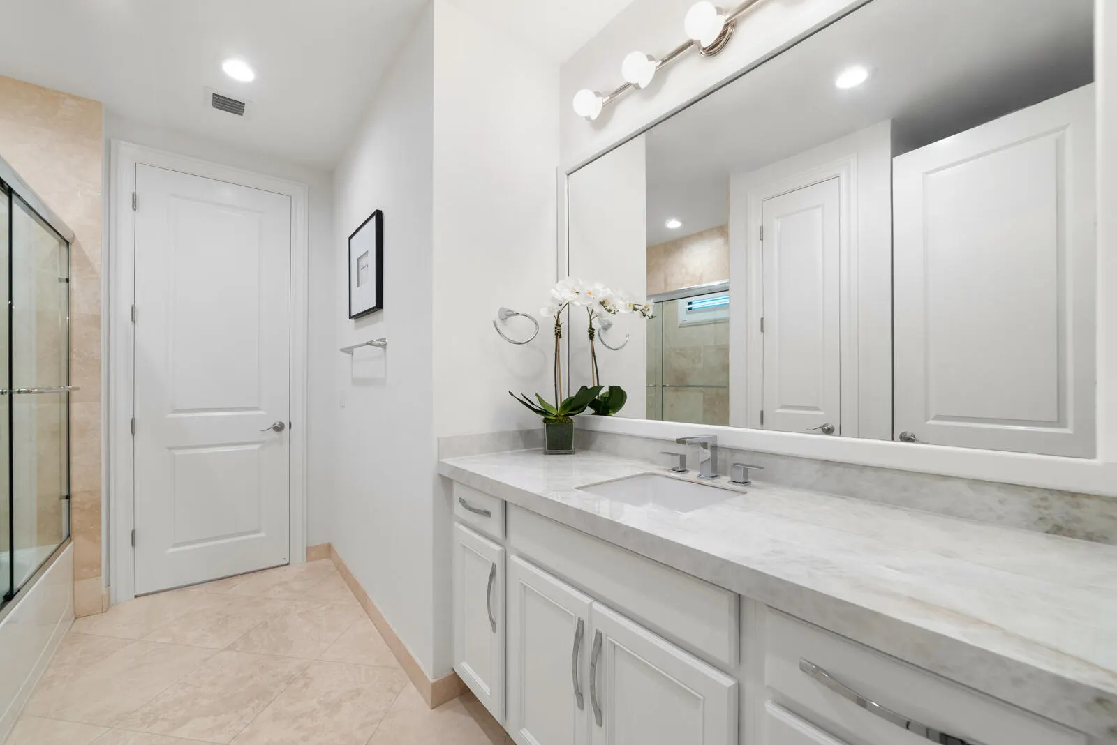 2565 NW 69th Street