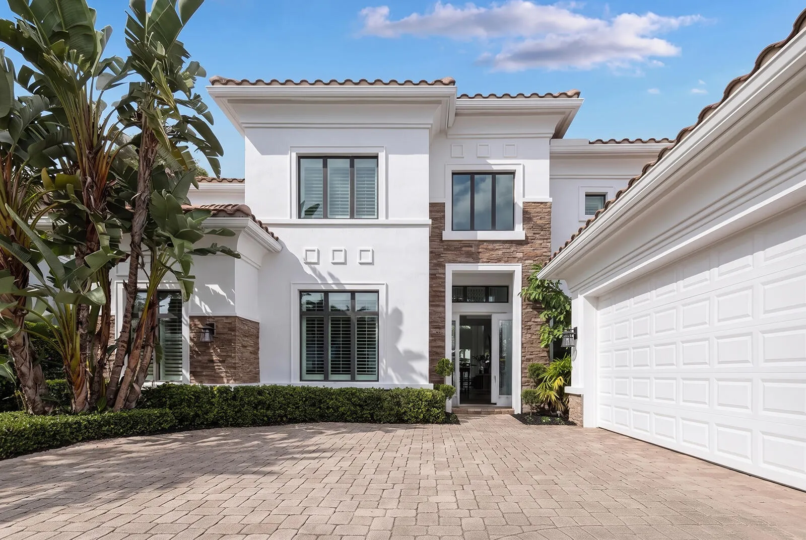 2565 NW 69th Street