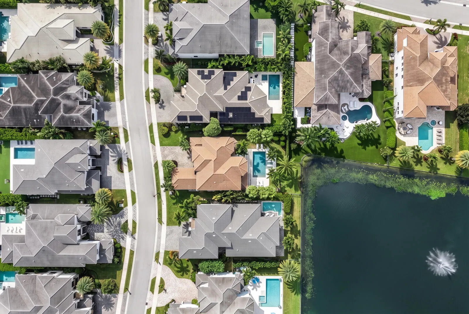 2565 NW 69th Street