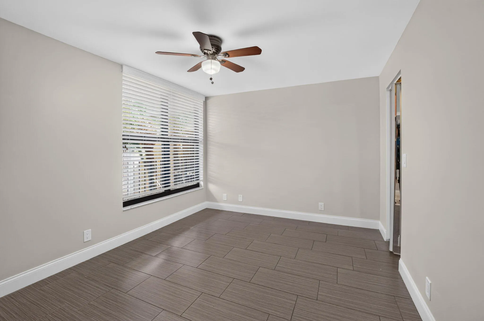 20 ROYAL PALM Way #301