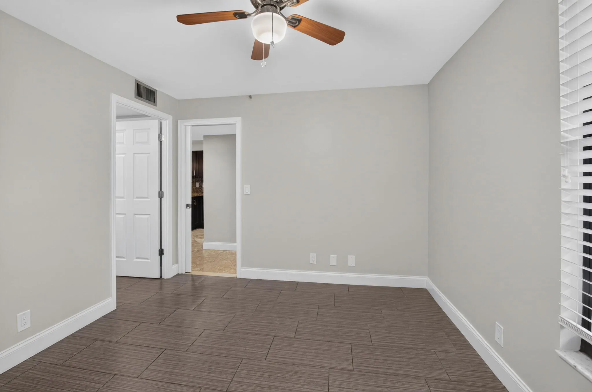 20 ROYAL PALM Way #301