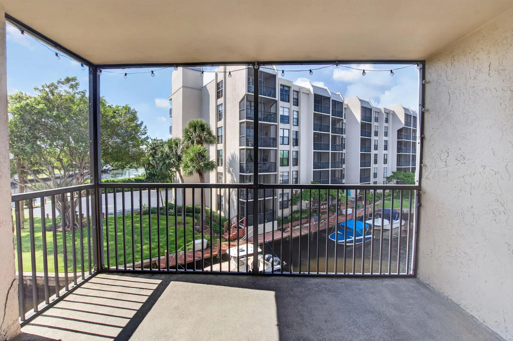 20 ROYAL PALM Way #301