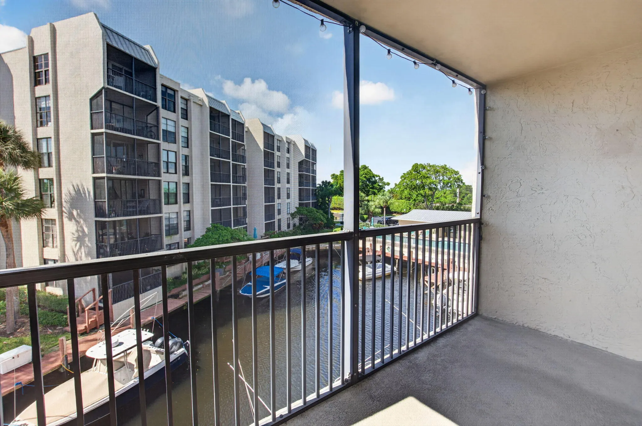 20 ROYAL PALM Way #301
