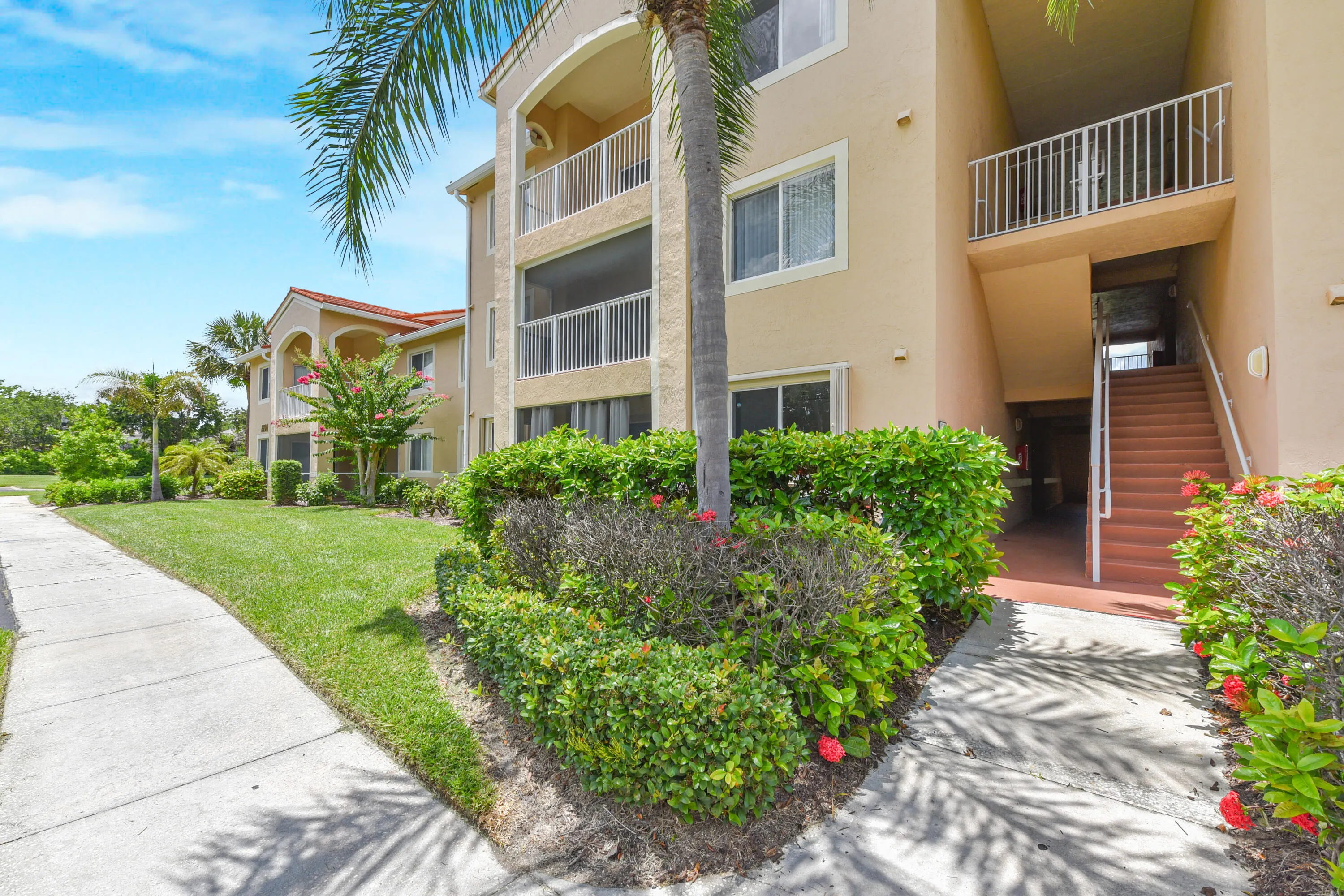 1590 S 42nd Circle