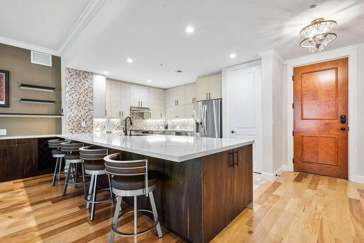 200 NE 2nd Avenue #209