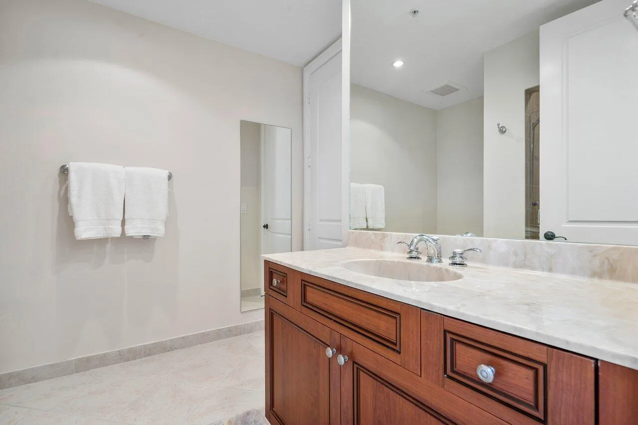 200 NE 2nd Avenue #209