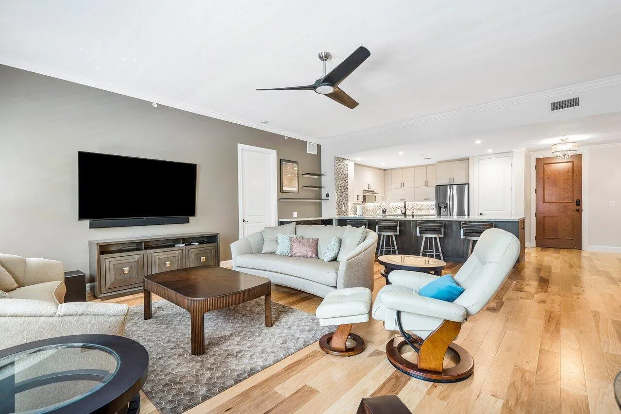 200 NE 2nd Avenue #209