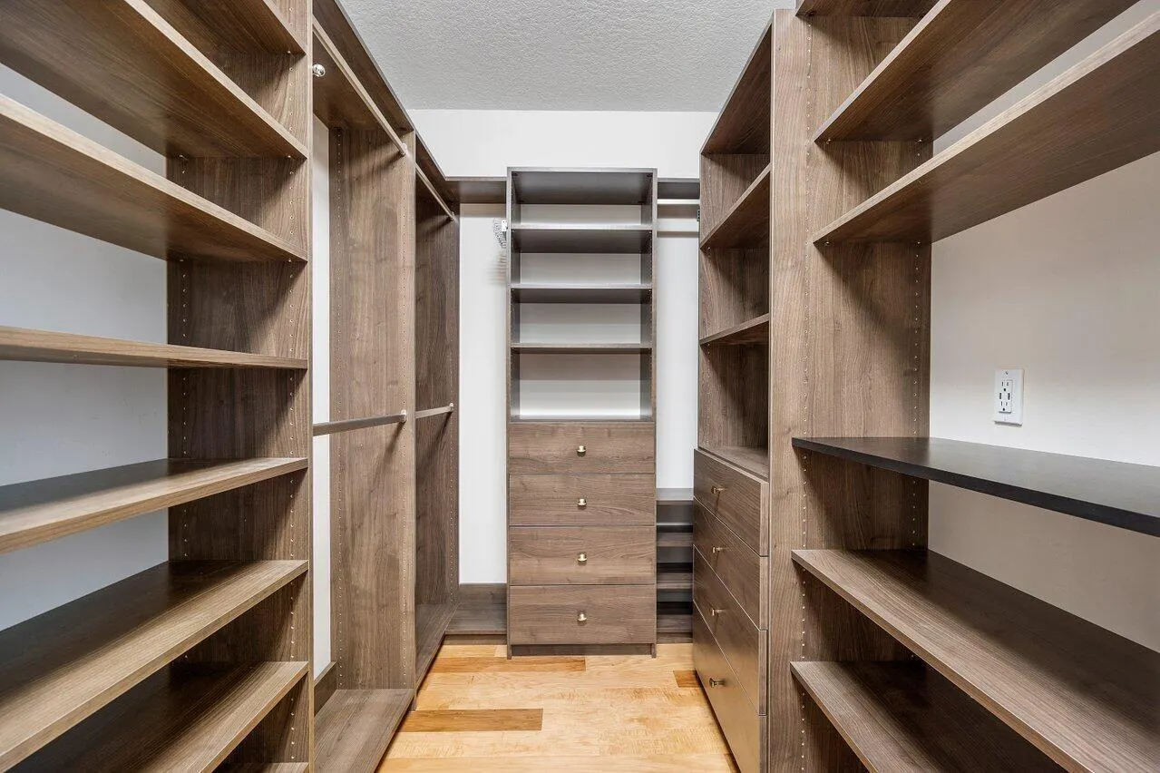 200 NE 2nd Avenue #209