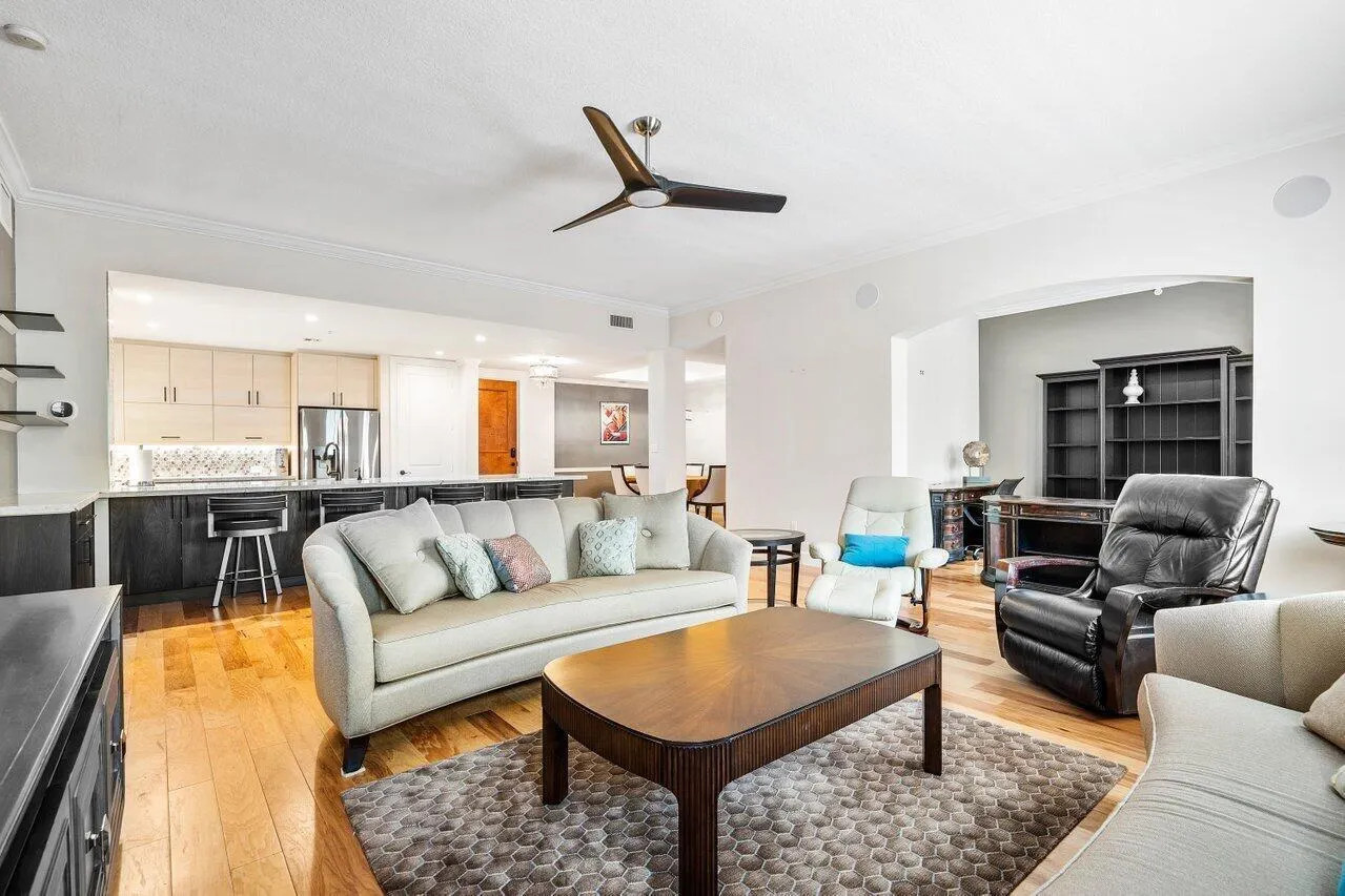 200 NE 2nd Avenue #209