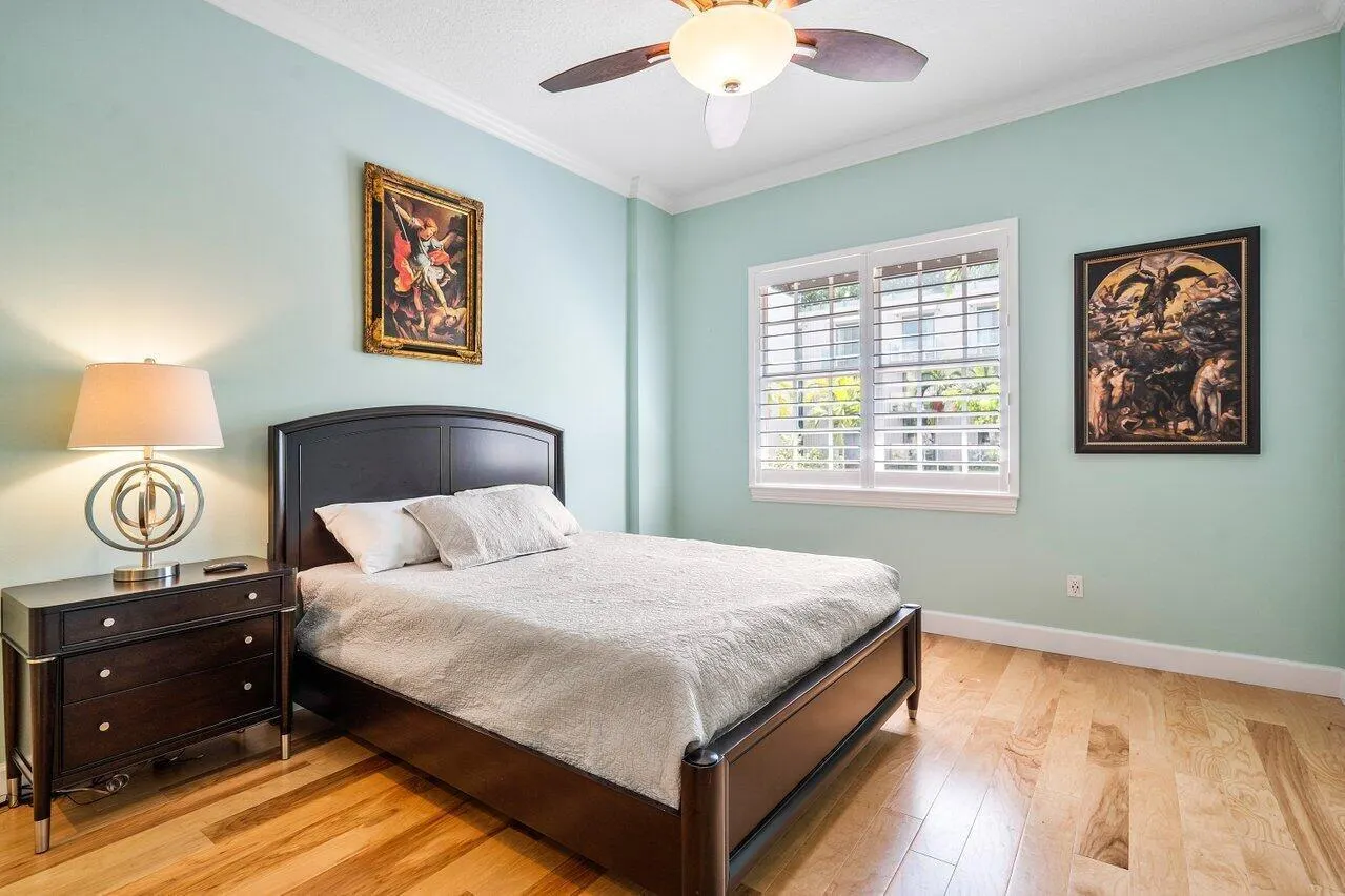 200 NE 2nd Avenue #209