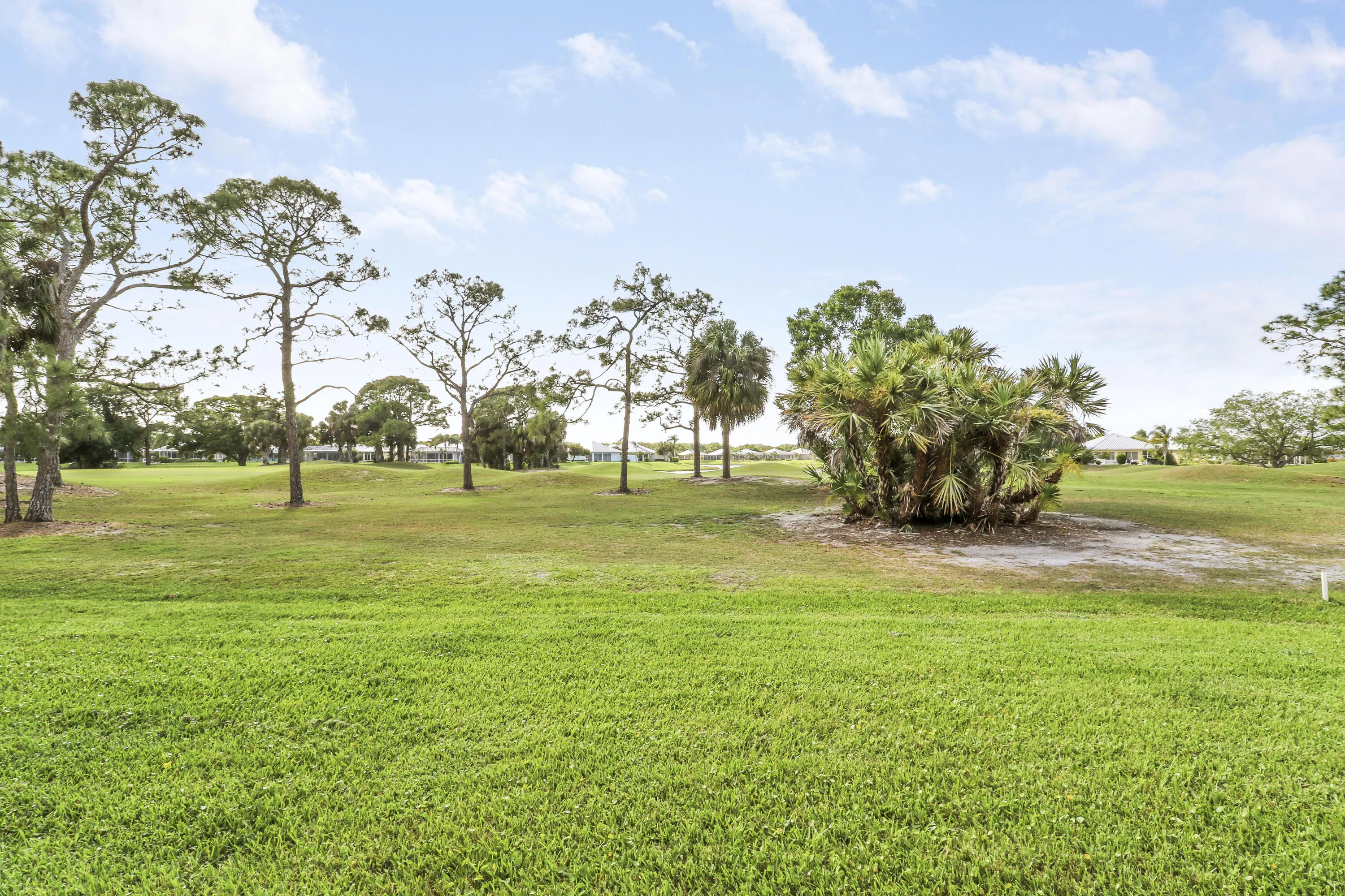 2426 SW FOXPOINT Trail