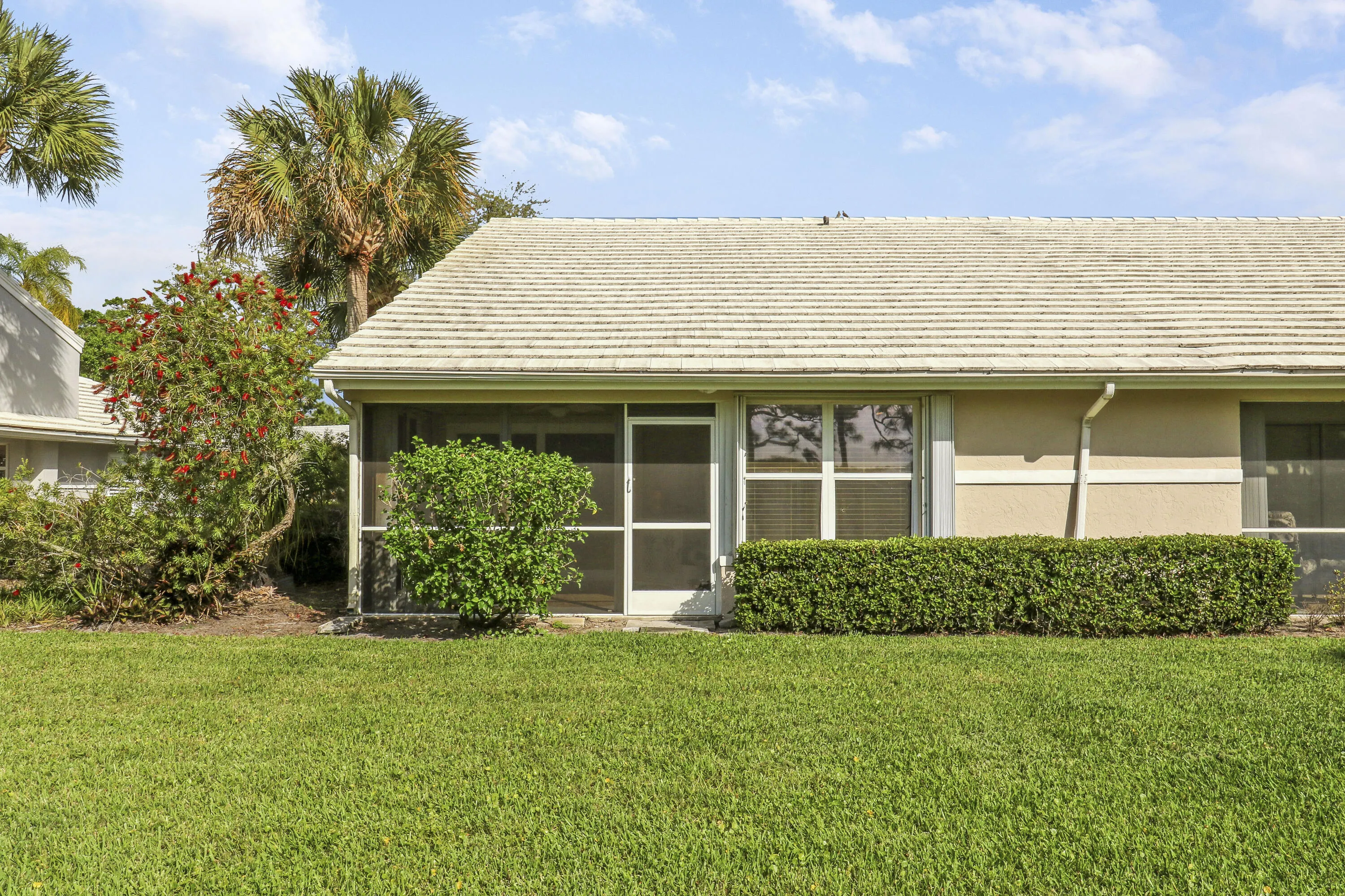 2426 SW FOXPOINT Trail