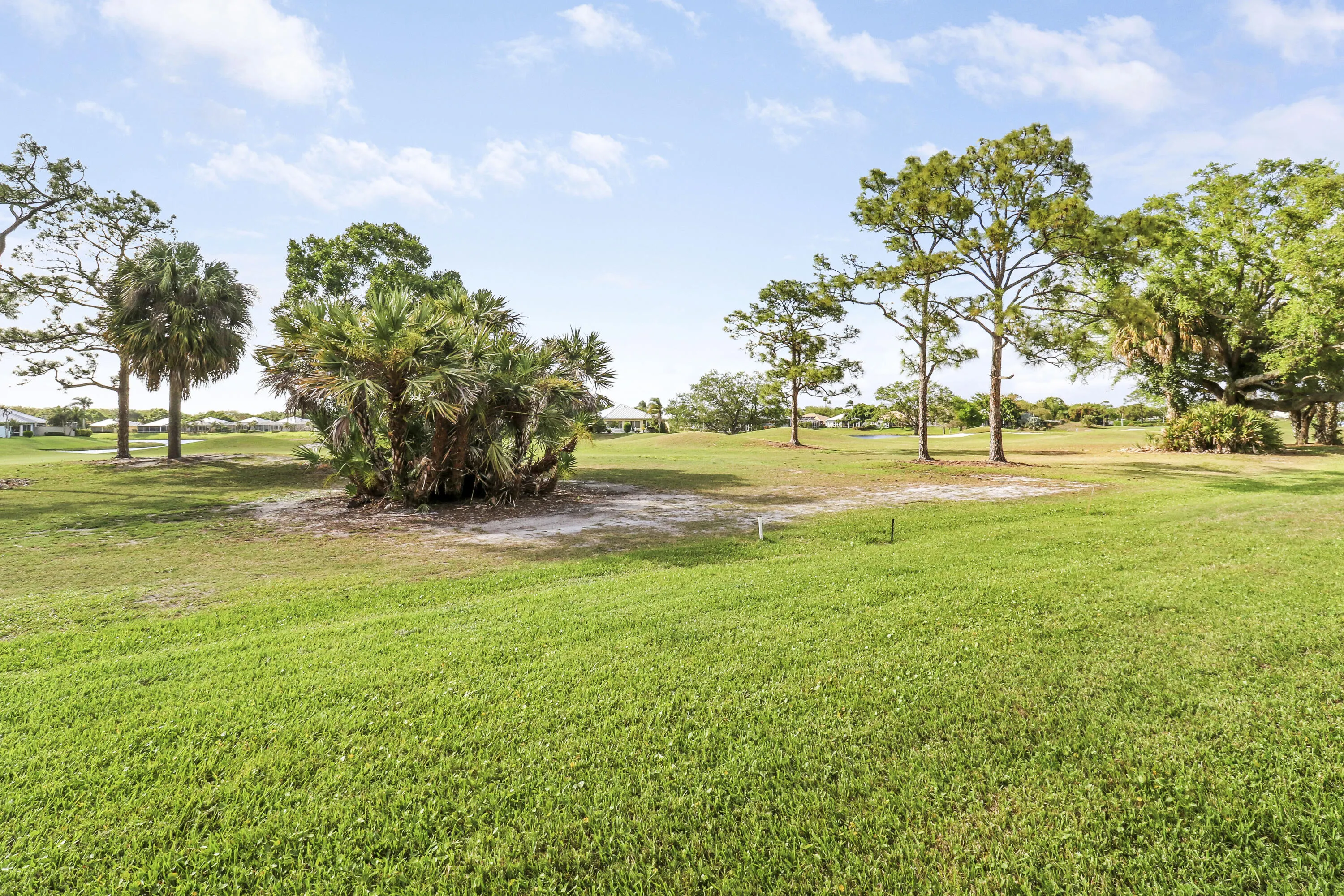 2426 SW FOXPOINT Trail