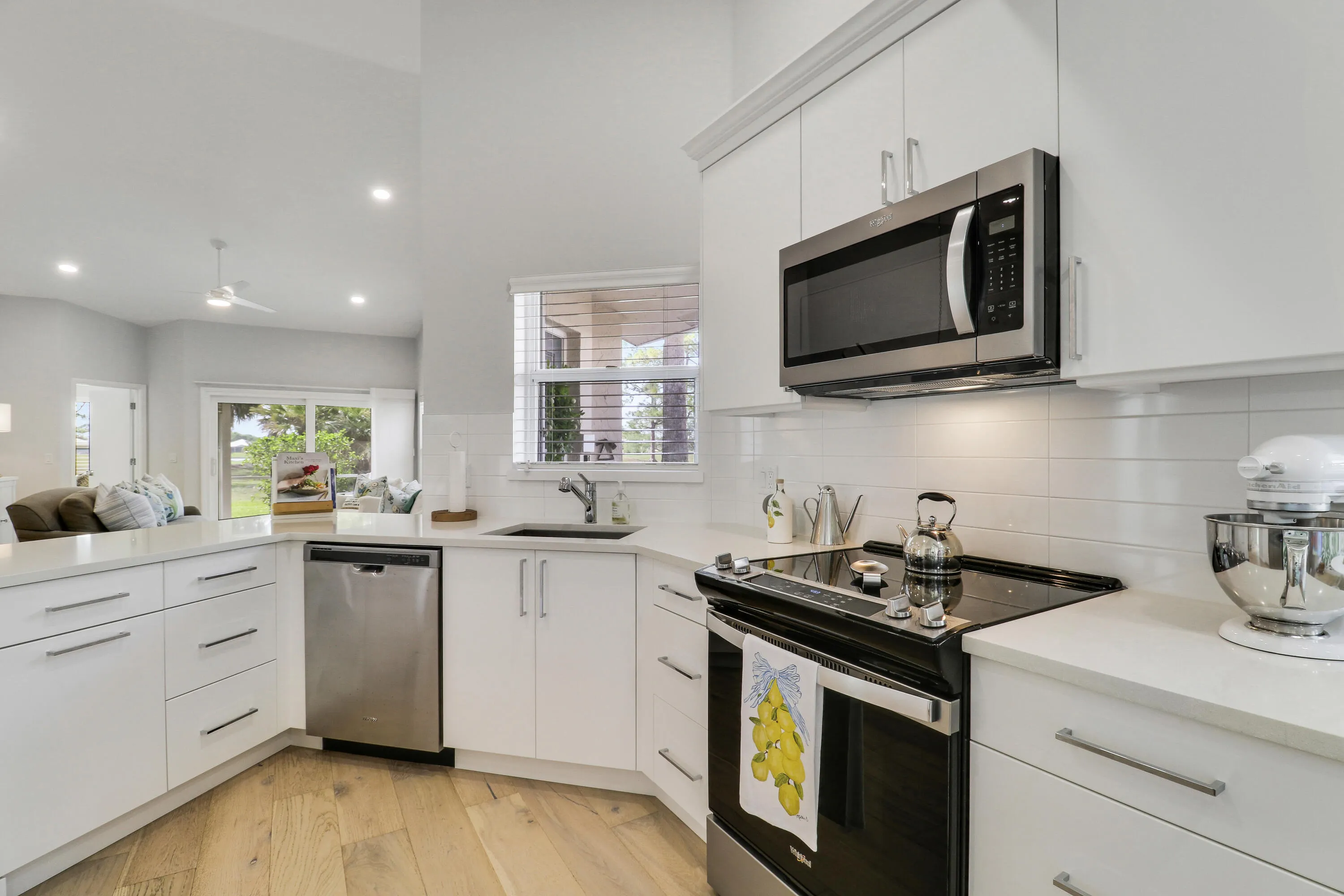 2426 SW FOXPOINT Trail