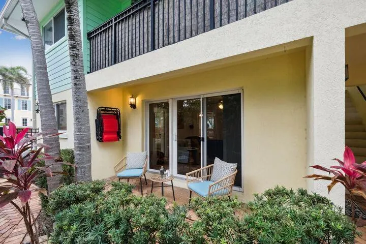 49 SE 7TH Avenue