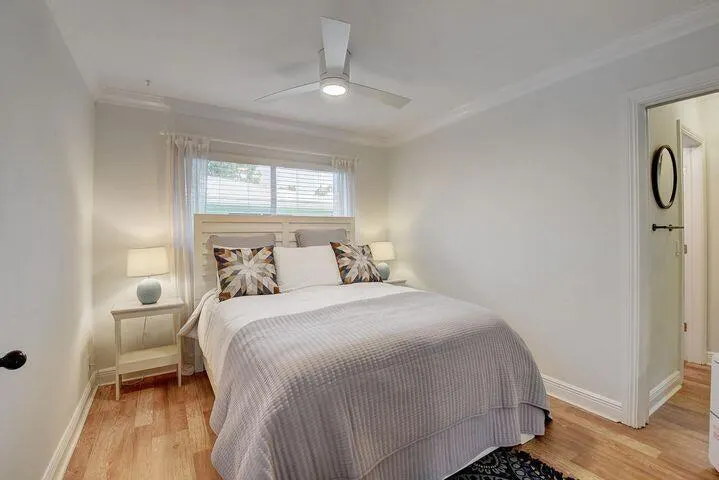 49 SE 7TH Avenue