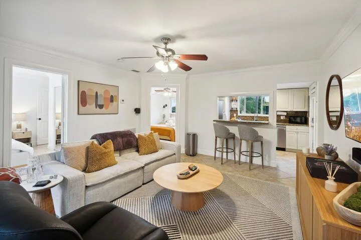 49 SE 7TH Avenue