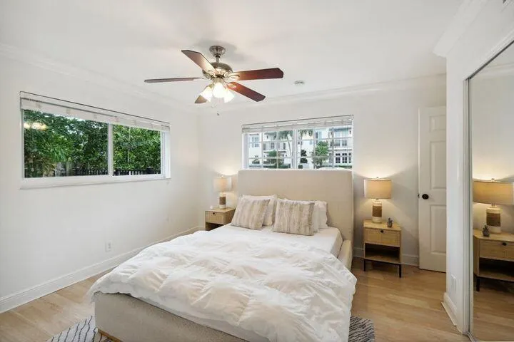49 SE 7TH Avenue