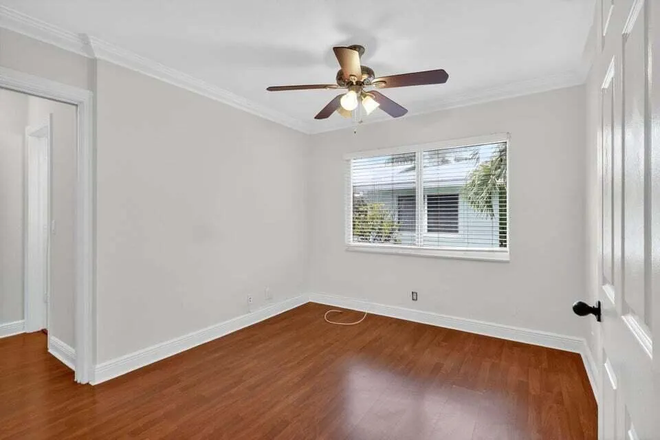 49 SE 7TH Avenue
