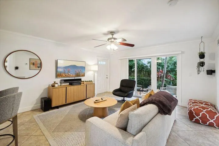 49 SE 7TH Avenue