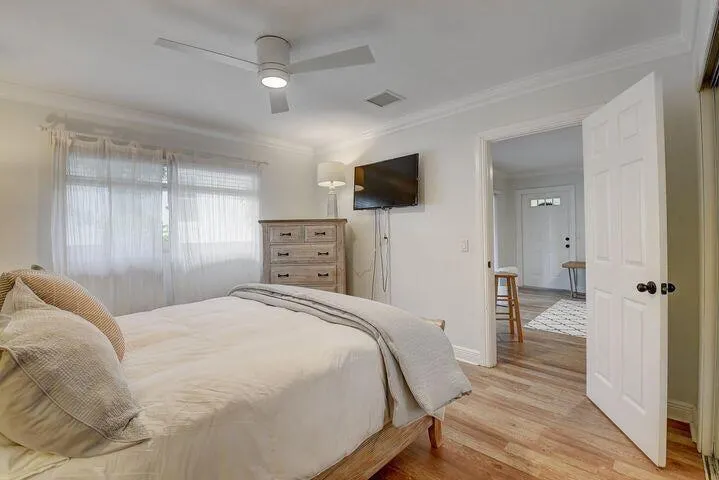 49 SE 7TH Avenue