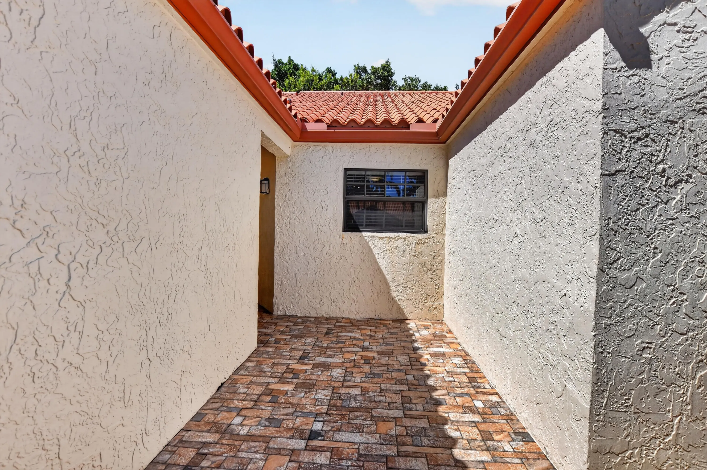 126 CENTENNIAL Court