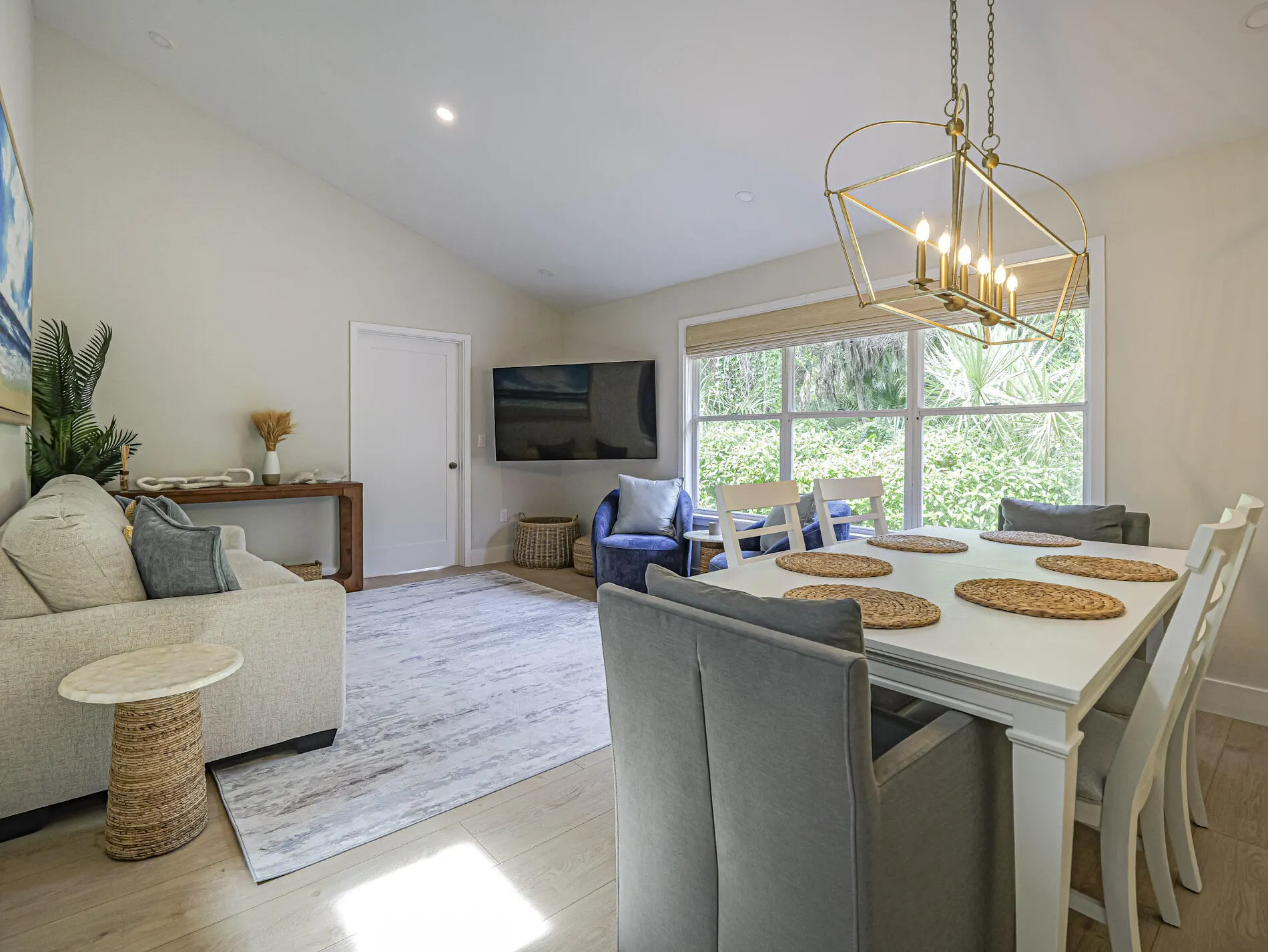 1374 CORAL PARK Lane #803