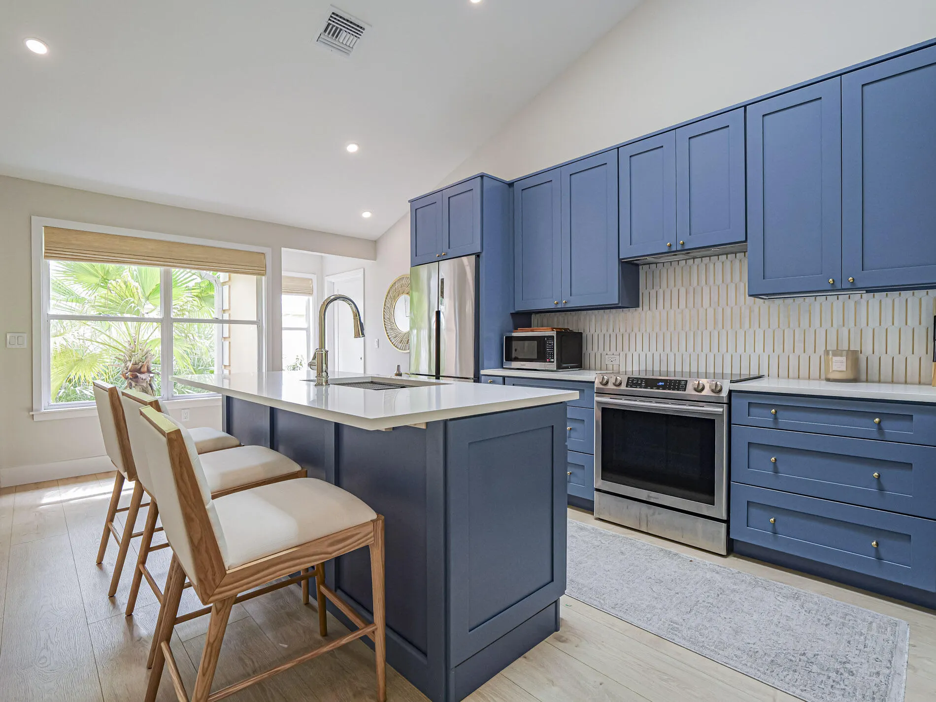 1374 CORAL PARK Lane #803