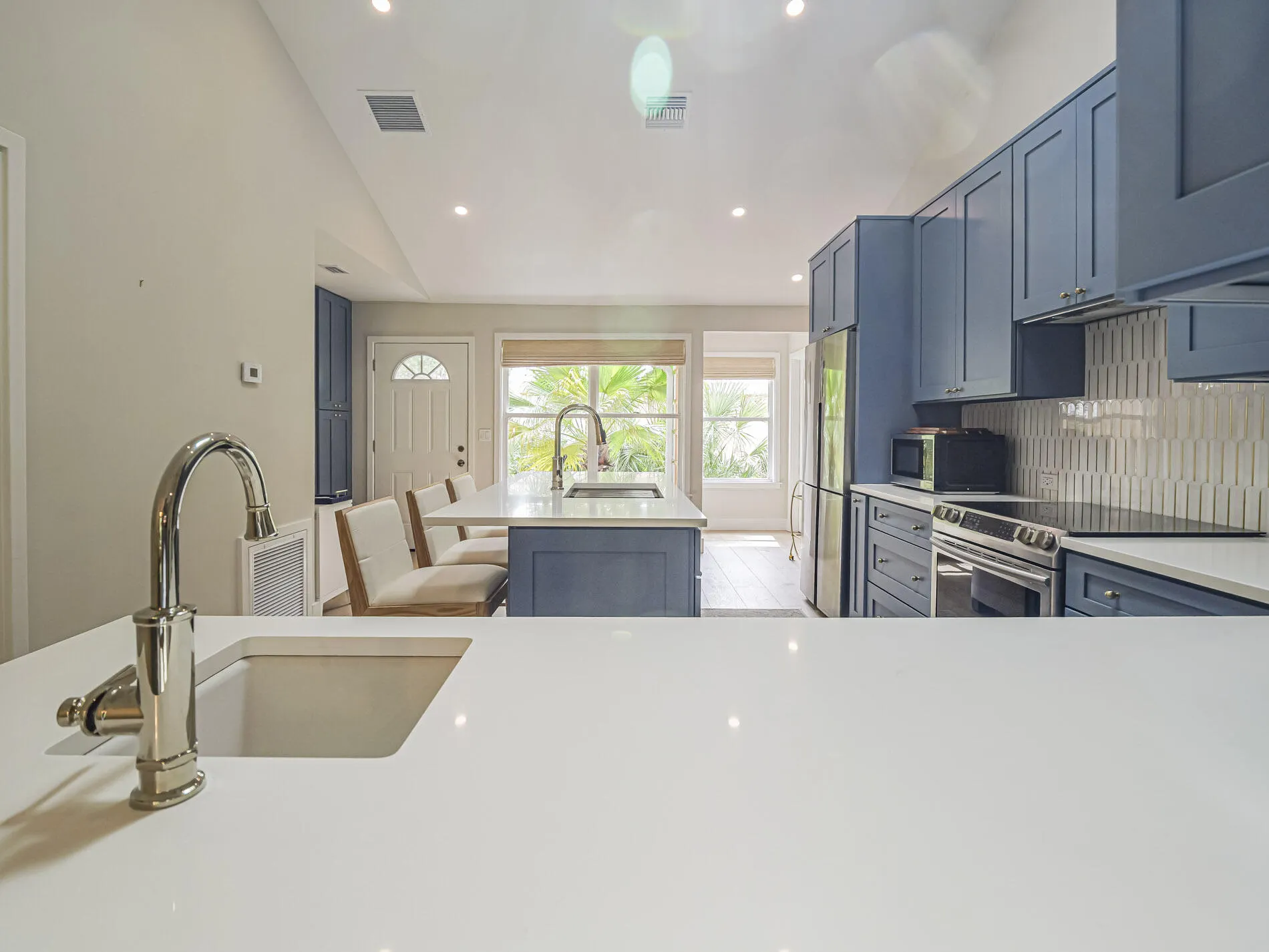 1374 CORAL PARK Lane #803