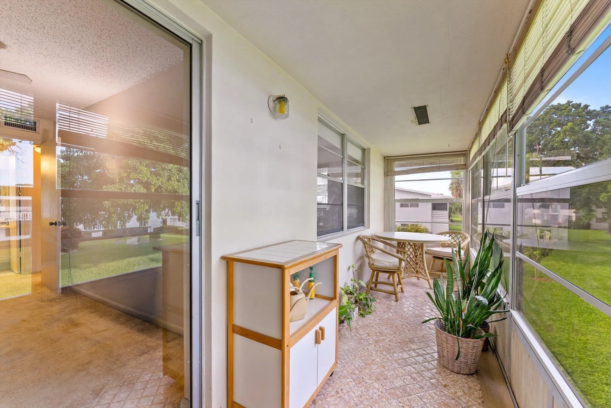 256 MARKHAM L