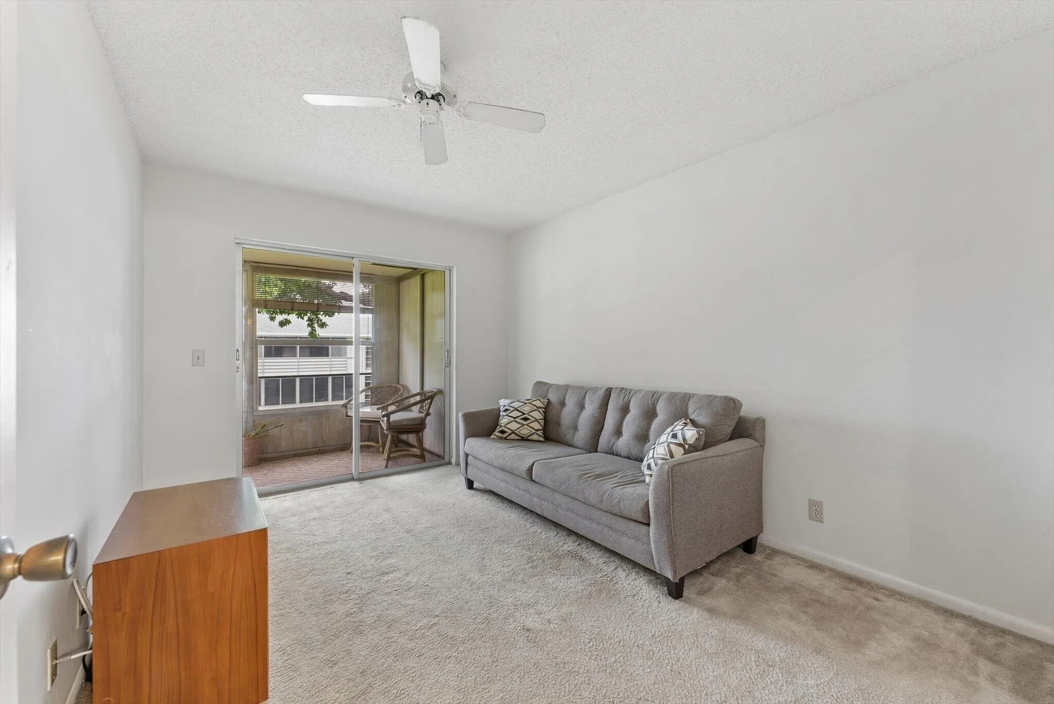 256 MARKHAM L