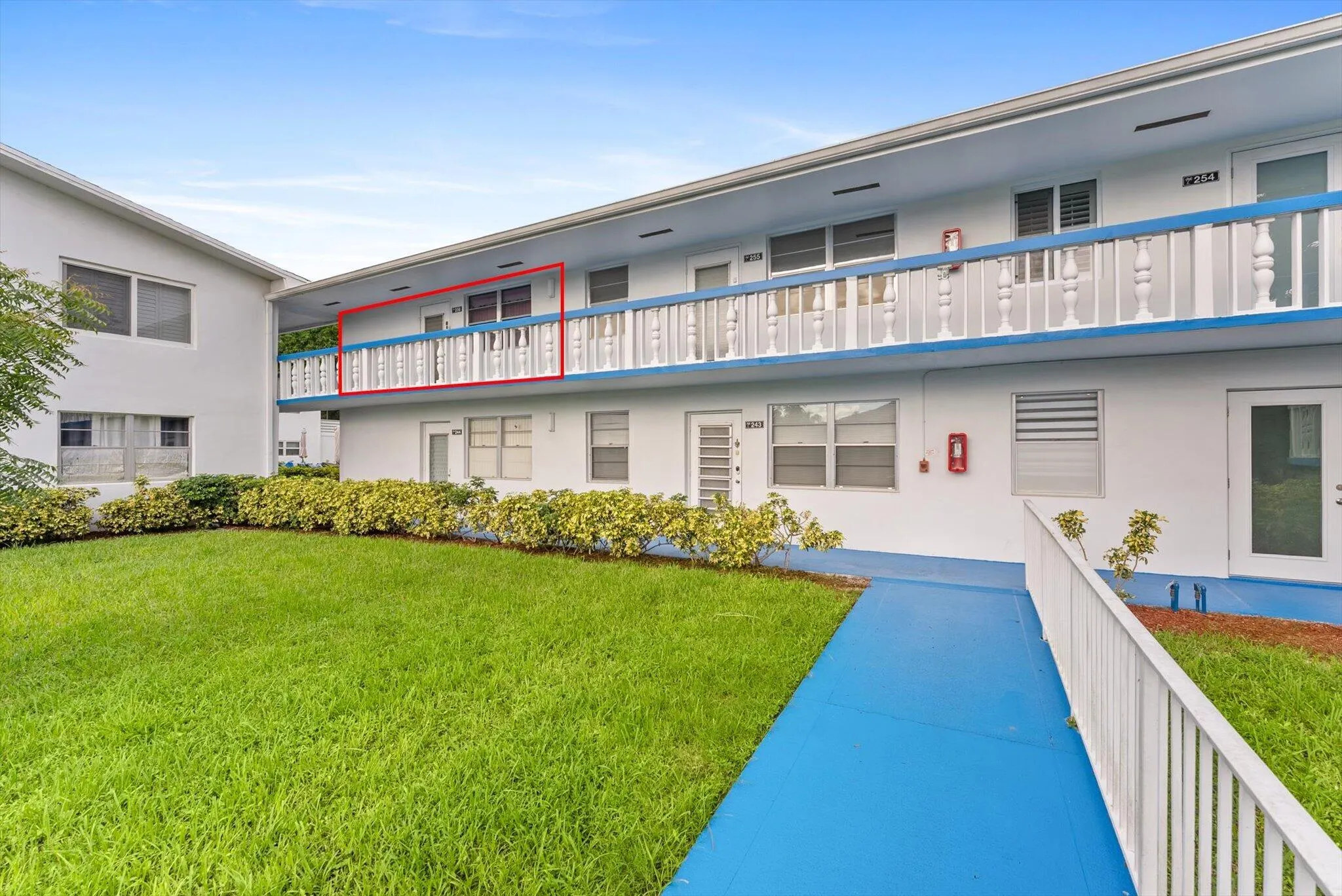 256 MARKHAM L