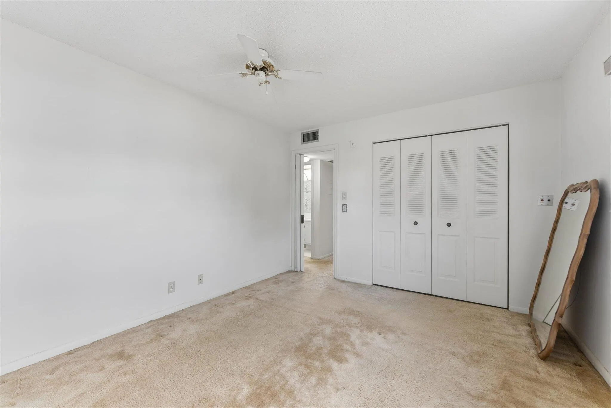 256 MARKHAM L