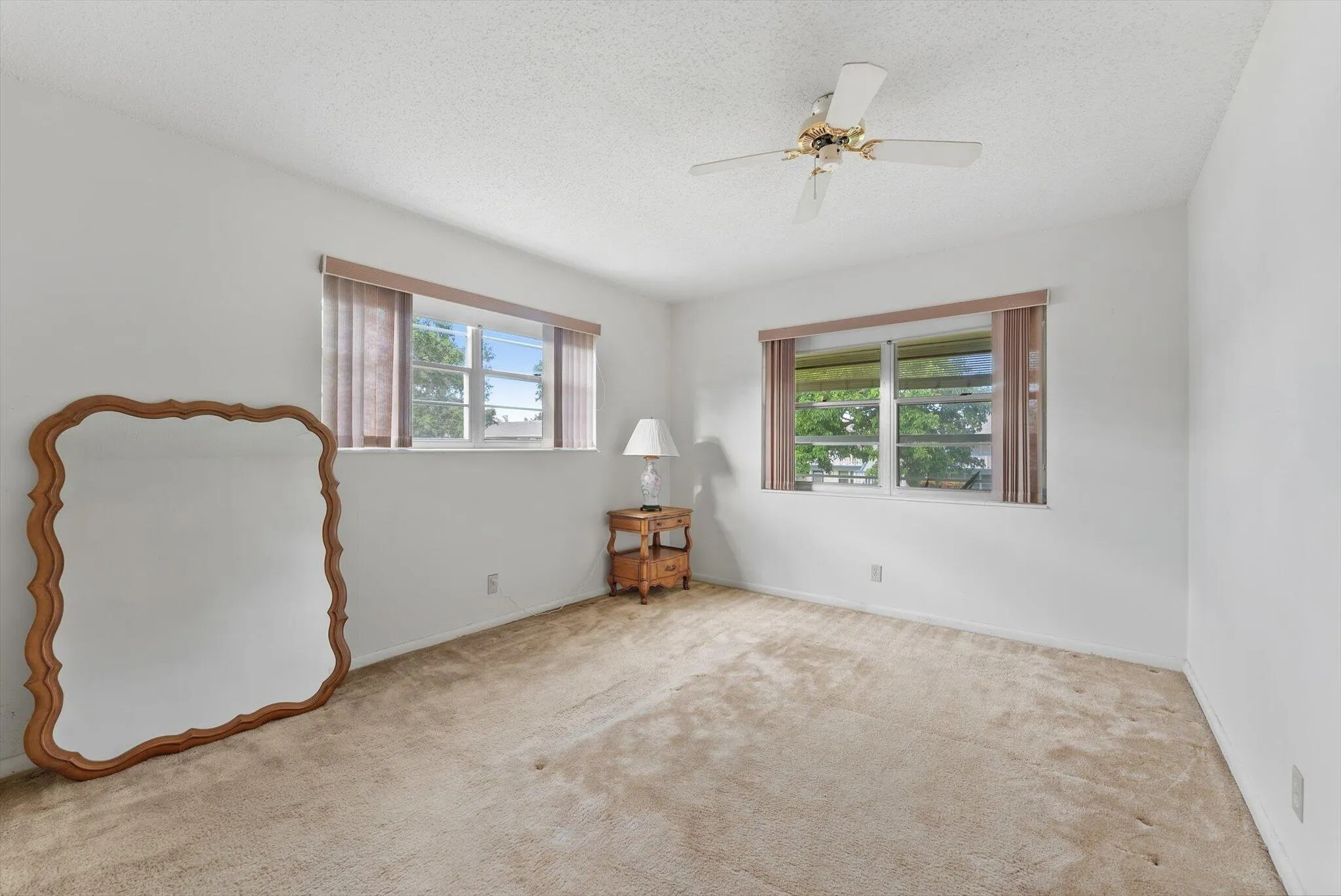 256 MARKHAM L