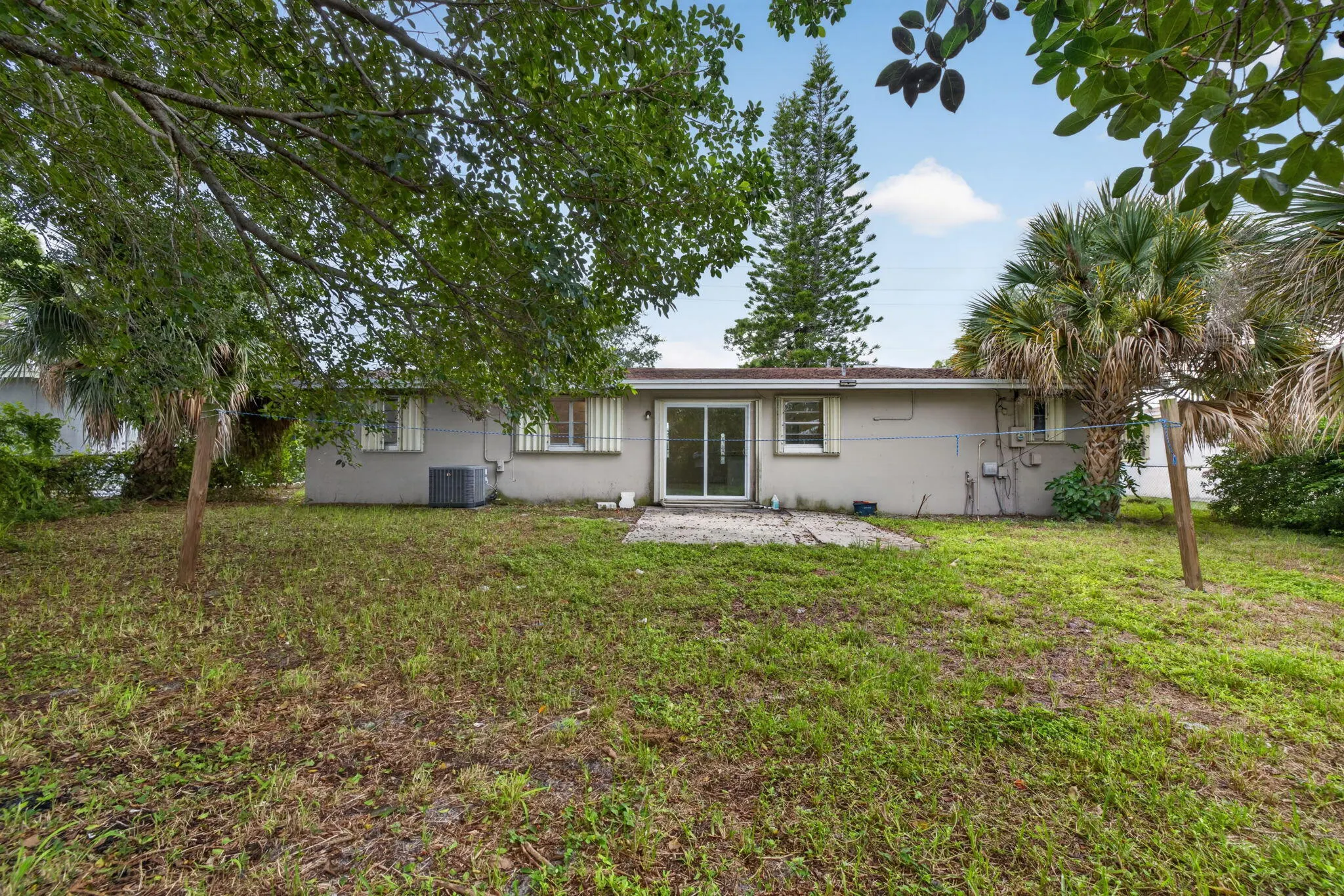 913 SE 10TH Street
