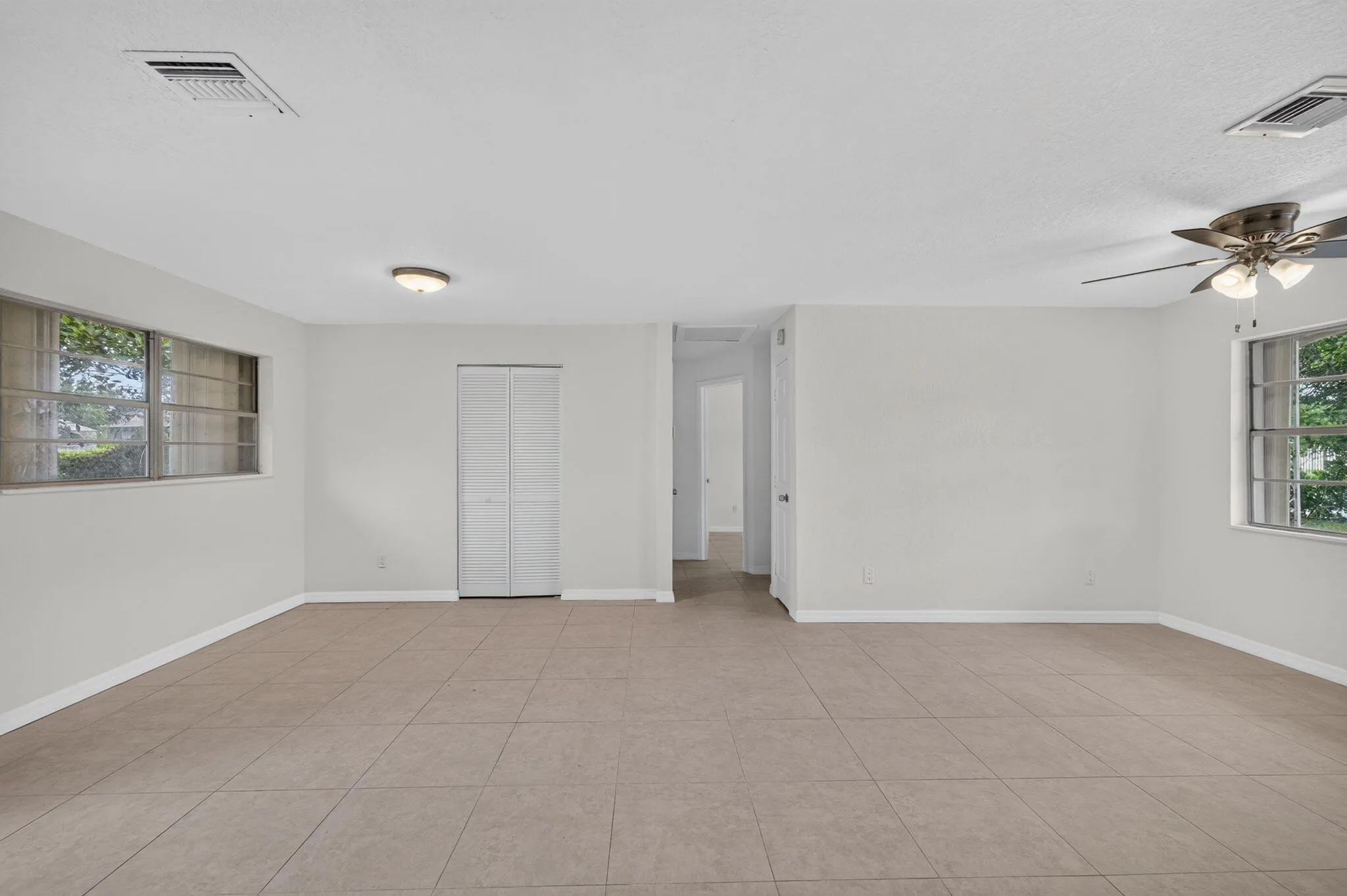 913 SE 10TH Street