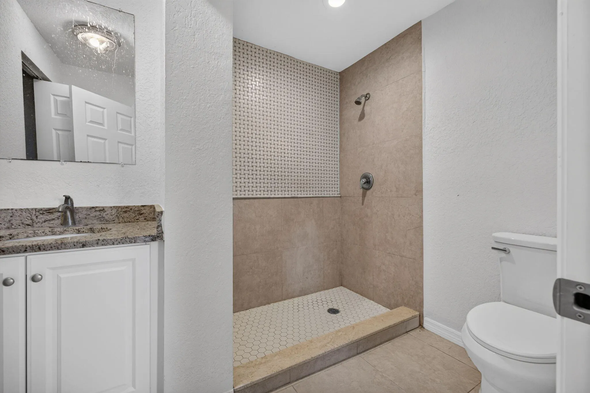 913 SE 10TH Street