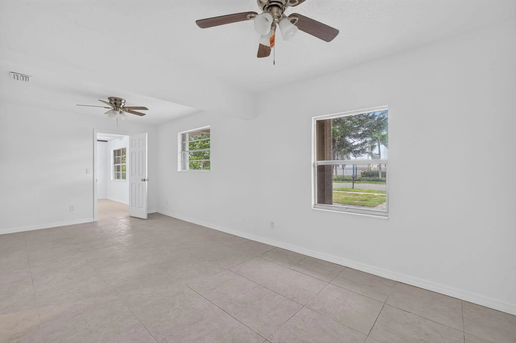 913 SE 10TH Street