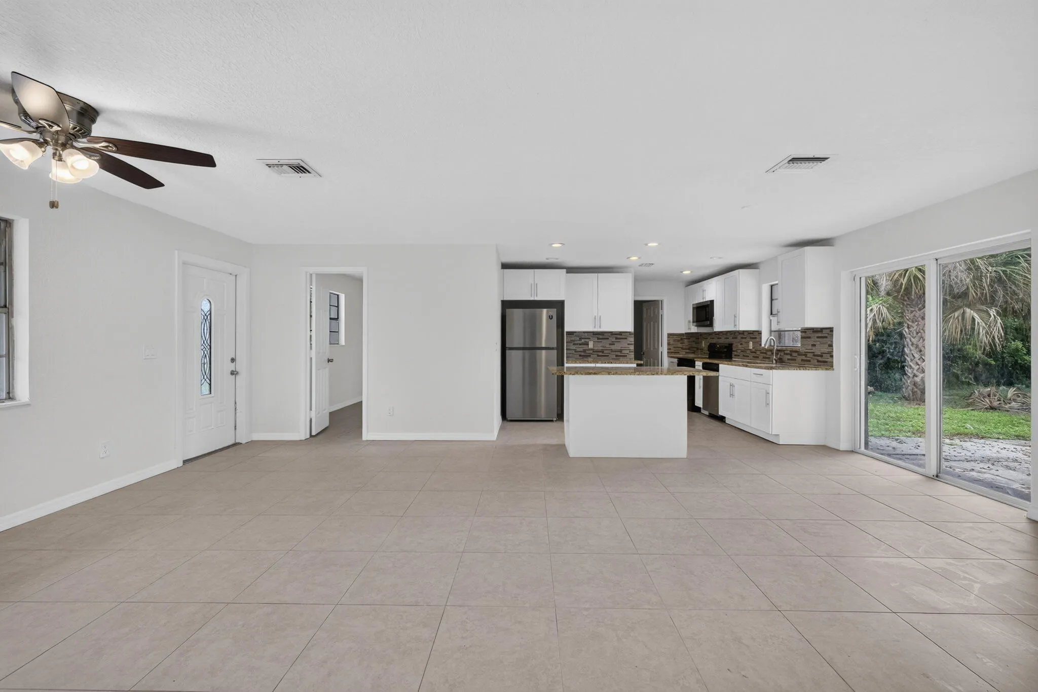 913 SE 10TH Street