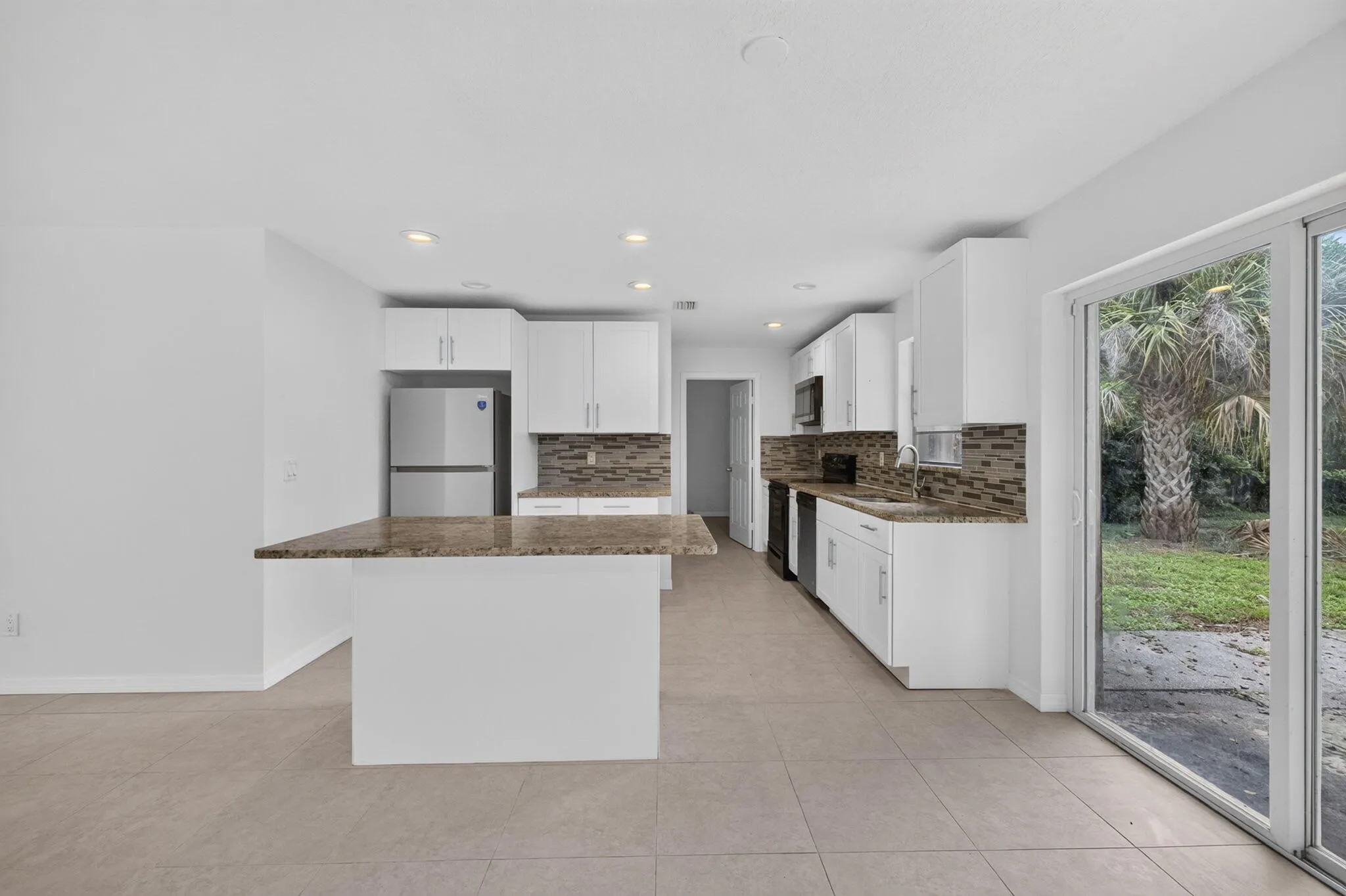 913 SE 10TH Street
