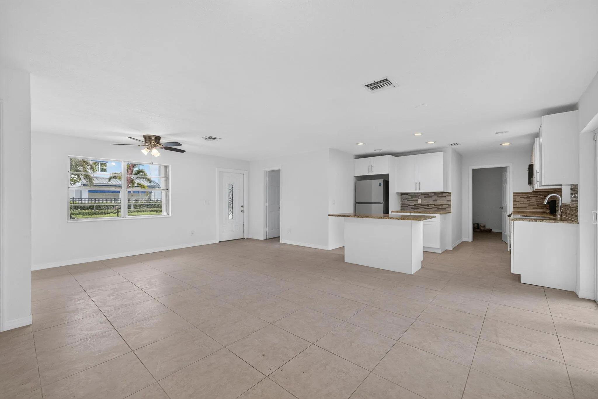 913 SE 10TH Street