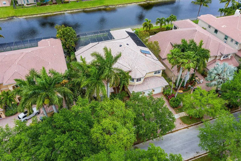 9541 NEW WATERFORD Cove